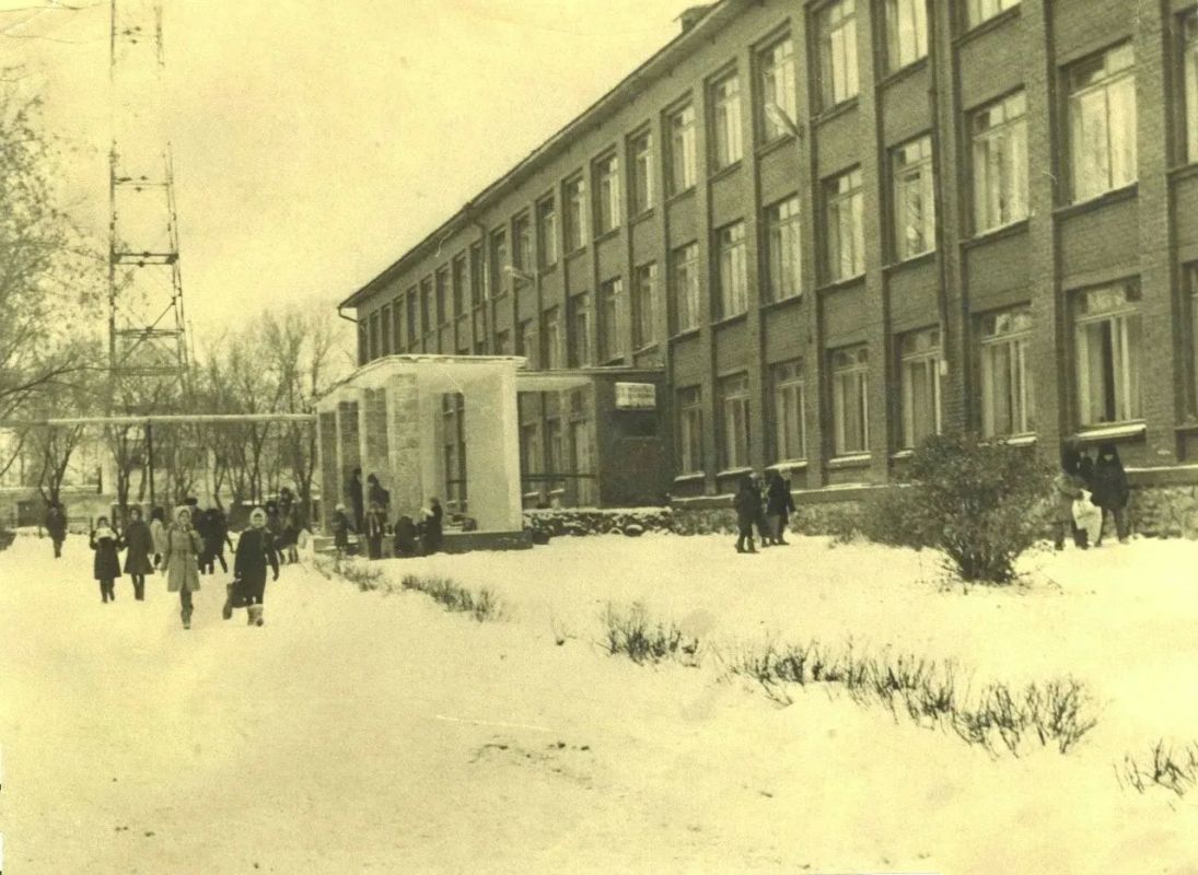 Кемеровской гимназии № 21 исполнилось 60 лет! Кемеровской гимназии № 21 исполнилось 60 лет!