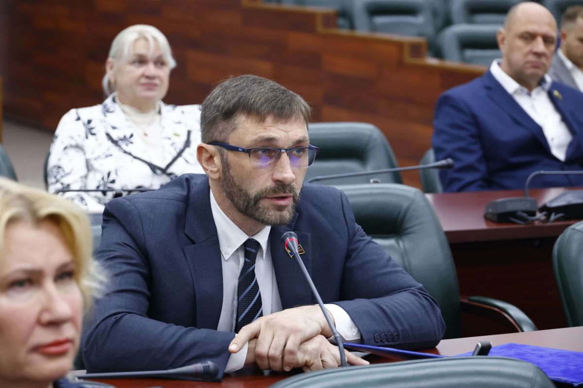 На сороковом заседании Парламента Кузбасса депутаты во втором чтении рассмотрели законопроект, которым вносятся изменения в региональный закон «О государственной поддержке инвестиционной, инновационной и производственной... На сороковом заседании Парламента Кузбасса депутаты во втором чтении рассмотрели законопроект, которым вносятся изменения в региональный закон «О государственной поддержке инвестиционной, инновационной и производственной...