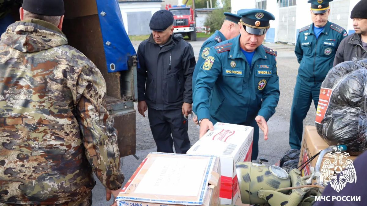 Личный состав Главного управления передал технику и гуманитарную помощь бойцам Личный состав Главного управления передал технику и гуманитарную помощь бойцам