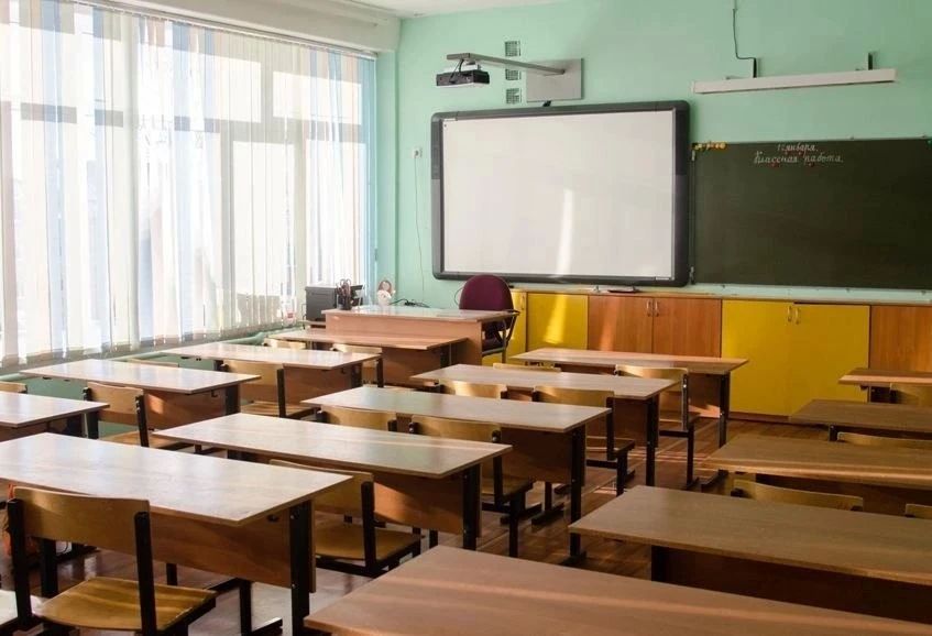В Кемерове пятиклассник отрезал волосы однокласснице принесенными с собой ножницами