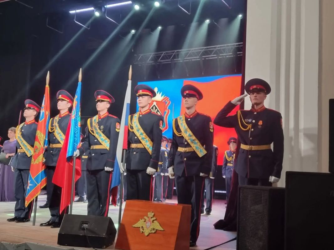 Губернаторская кадетская школа МЧС отмечает юбилей Губернаторская кадетская школа МЧС отмечает юбилей