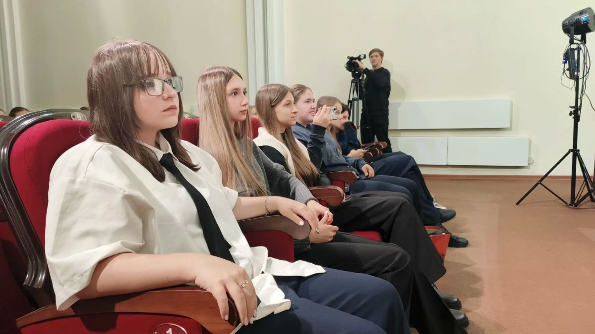 Прокопьевский драматический театр продолжает гастролировать по Кузбассу Прокопьевский драматический театр продолжает гастролировать по Кузбассу