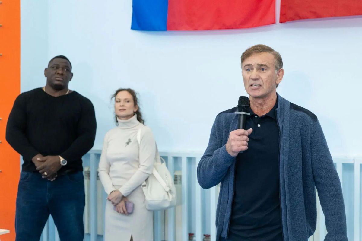 В кемеровской школе №31 им. В.Д. Мартемьянова открыли зал для занятий вольной борьбой В кемеровской школе №31 им. В.Д. Мартемьянова открыли зал для занятий вольной борьбой