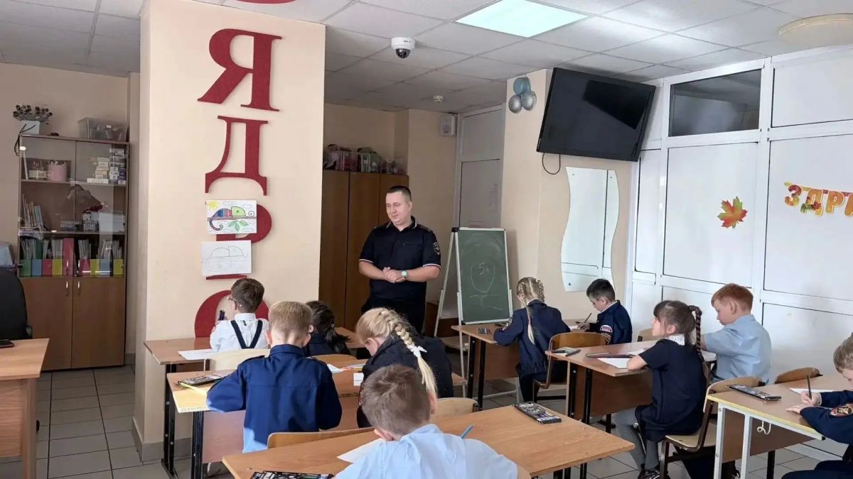 В Новокузнецке сотрудники Госавтоинспекции приняли участие в квизе по правилам безопасного поведения на дорогах В Новокузнецке сотрудники Госавтоинспекции приняли участие в квизе по правилам безопасного поведения на дорогах