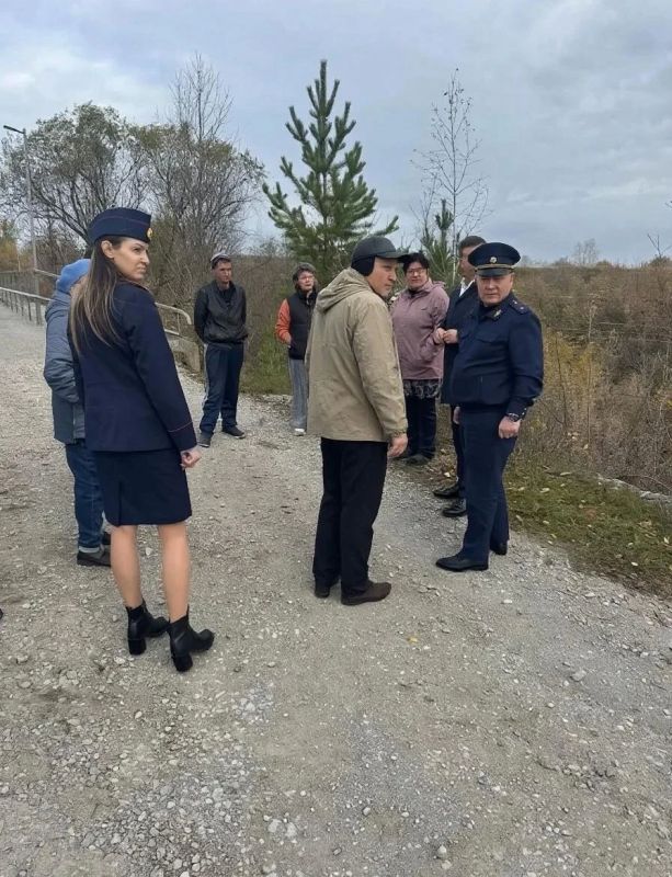 Первый заместитель руководителя следственного управления осмотрел временный мост в Гурьевске Первый заместитель руководителя следственного управления осмотрел временный мост в Гурьевске