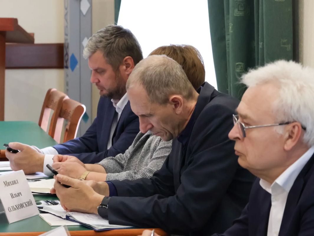 В Правительстве Кузбасса обсудили работу ЦИР по углехимии с бизнесом В Правительстве Кузбасса обсудили работу ЦИР по углехимии с бизнесом