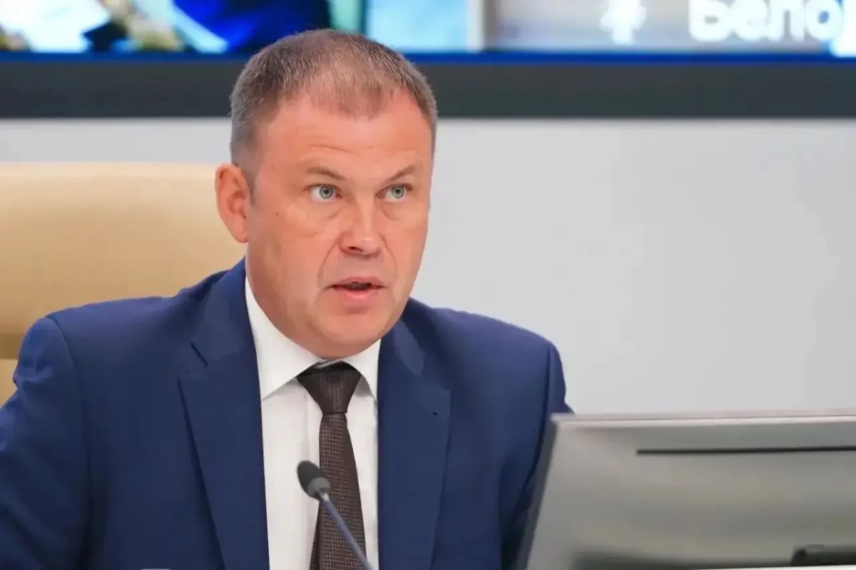«Обеспечение региона нормализовалось»: Илья Середюк на федеральном штабе доложил вице-премьеру Александру Новаку о ситуации с топливом в регионе «Обеспечение региона нормализовалось»: Илья Середюк на федеральном штабе доложил вице-премьеру Александру Новаку о ситуации с топливом в регионе