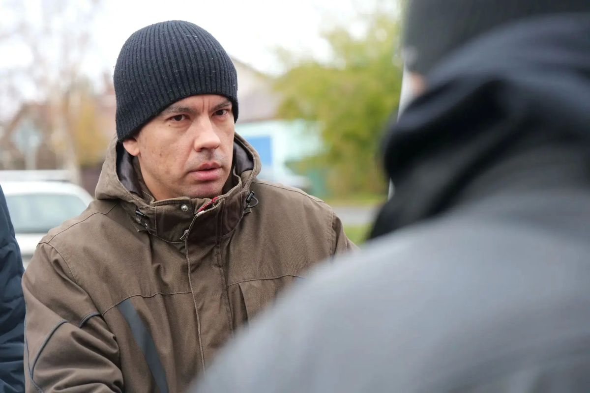 В завокзальной части Заводского района идёт прочистка засыпанного кювета – часть жителей отмечает, что вода из подполий уходит В завокзальной части Заводского района идёт прочистка засыпанного кювета – часть жителей отмечает, что вода из подполий уходит