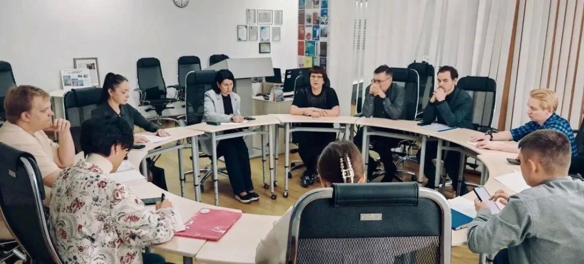 Областные депутаты проводят встречи с представителями волонтерских и общественных организаций, а также оказывают помощь нашим землякам, выполняющим задачи в зоне проведения специальной военной операции Областные депутаты проводят встречи с представителями волонтерских и общественных организаций, а также оказывают помощь нашим землякам, выполняющим задачи в зоне проведения специальной военной операции