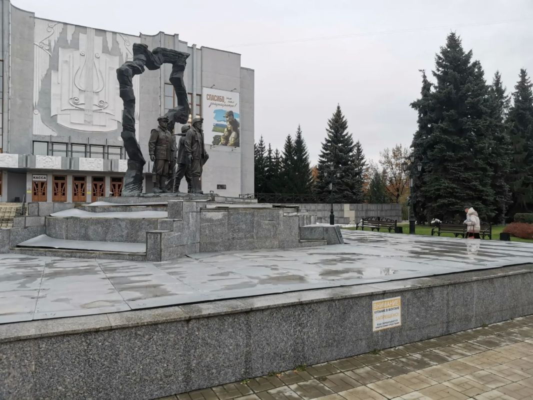 В городе Кемерово завершились работы по подготовке фонтанов к зиме В городе Кемерово завершились работы по подготовке фонтанов к зиме
