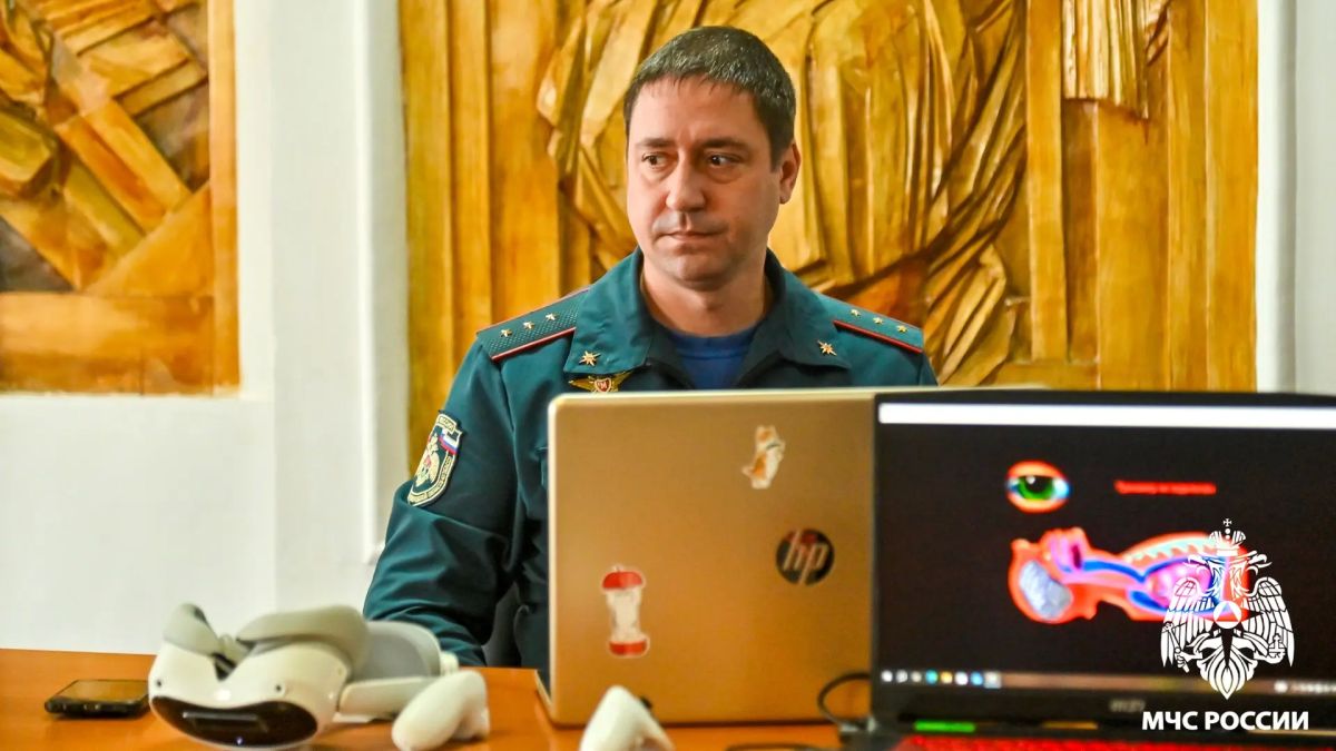 В Новокузнецке кадеты освоили навыки первой помощи с использованием VR-технологий В Новокузнецке кадеты освоили навыки первой помощи с использованием VR-технологий