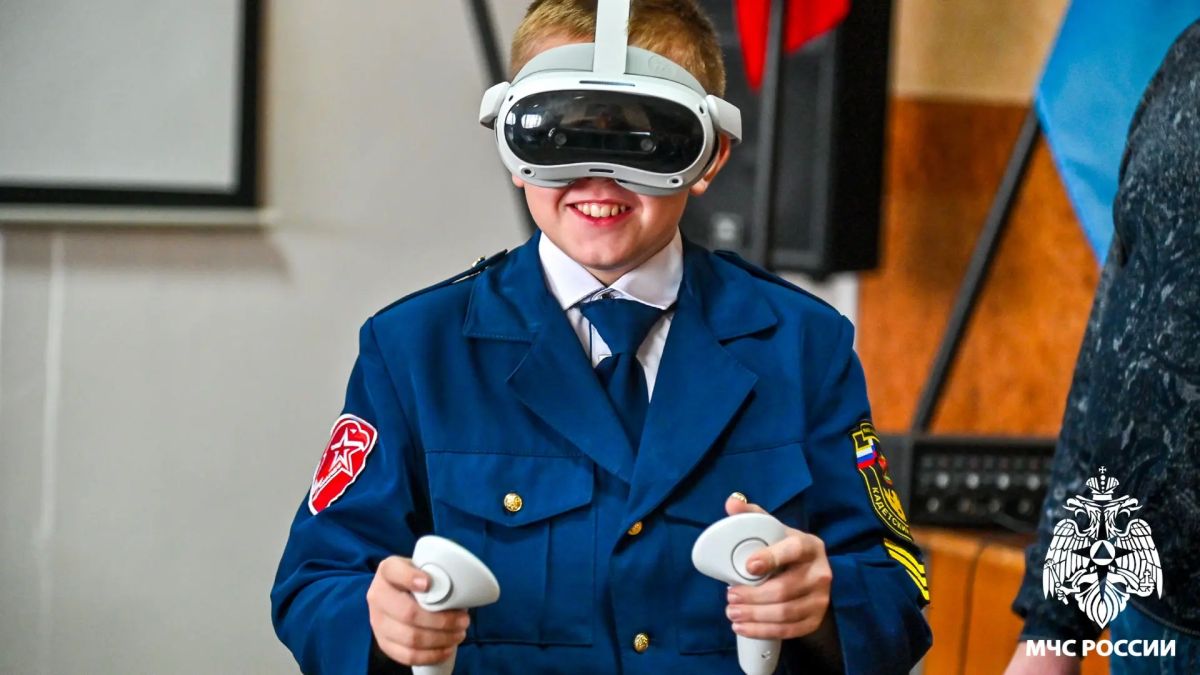 В Новокузнецке кадеты освоили навыки первой помощи с использованием VR-технологий В Новокузнецке кадеты освоили навыки первой помощи с использованием VR-технологий