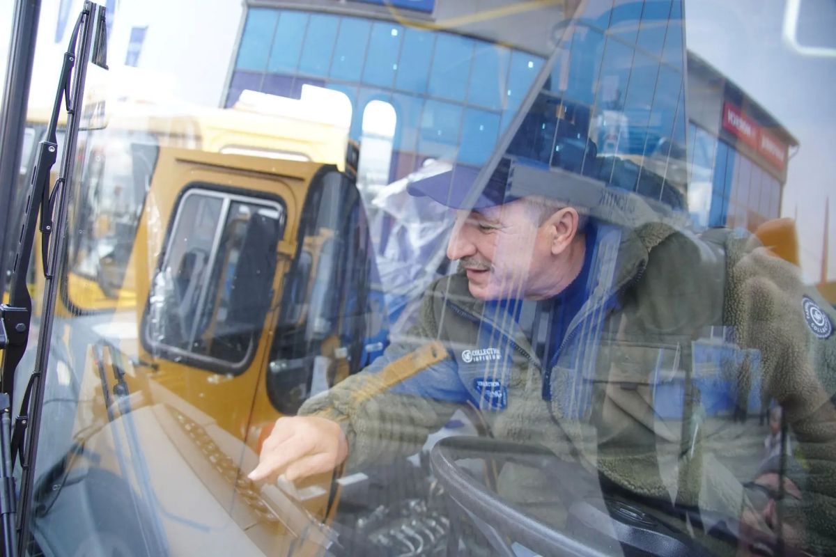 18 новых школьных автобусов поступили в Кузбасс 18 новых школьных автобусов поступили в Кузбасс