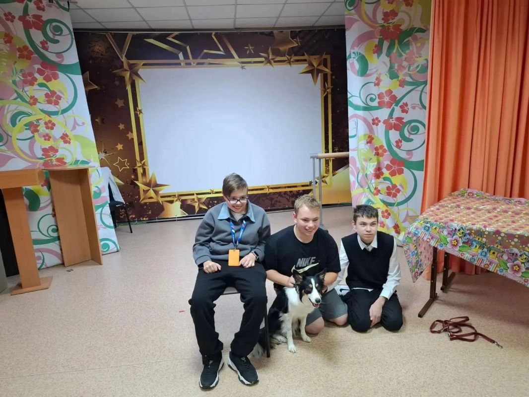 Кемеровские школьники встретились с будущим ветеринаром и его четвероногим другом Кемеровские школьники встретились с будущим ветеринаром и его четвероногим другом