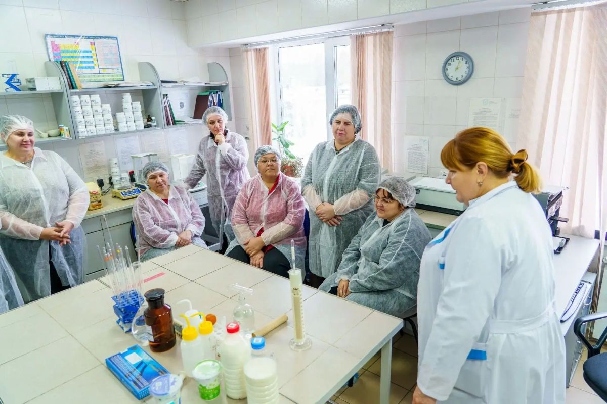 Учителя сельских школ Кузбасса успешно завершили обучение по федеральному проекту «Кадры в АПК» Учителя сельских школ Кузбасса успешно завершили обучение по федеральному проекту «Кадры в АПК»
