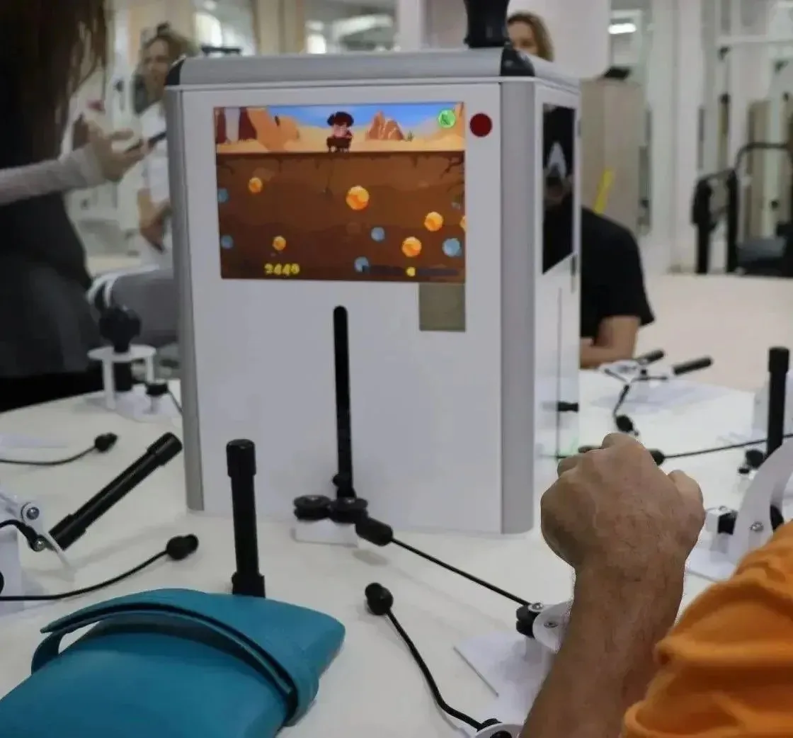 Кемеровские реабилитологи научили киселевчанина ходить заново после инсульта